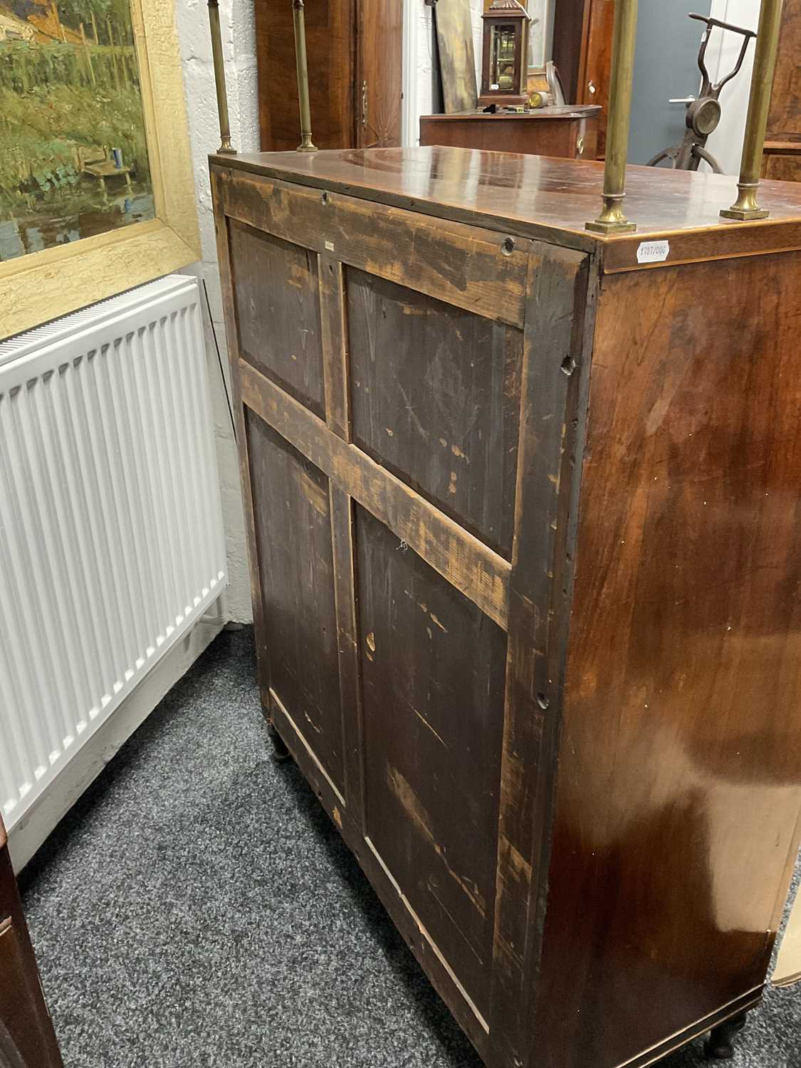 A REGENCY ROSEWOOD AND KING WOOD CROSS-BANDED SECRETAIRE SIDE CABINET - Image 16 of 17