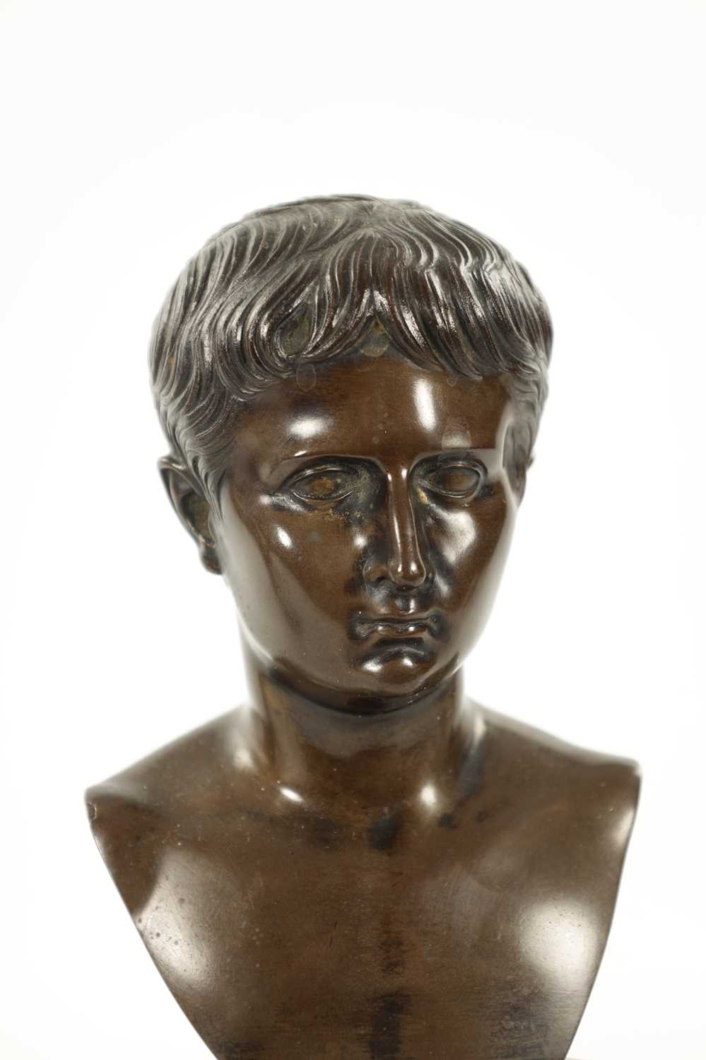 A 19TH CENTURY GRAND TOUR BRONZE BUST - Image 4 of 8