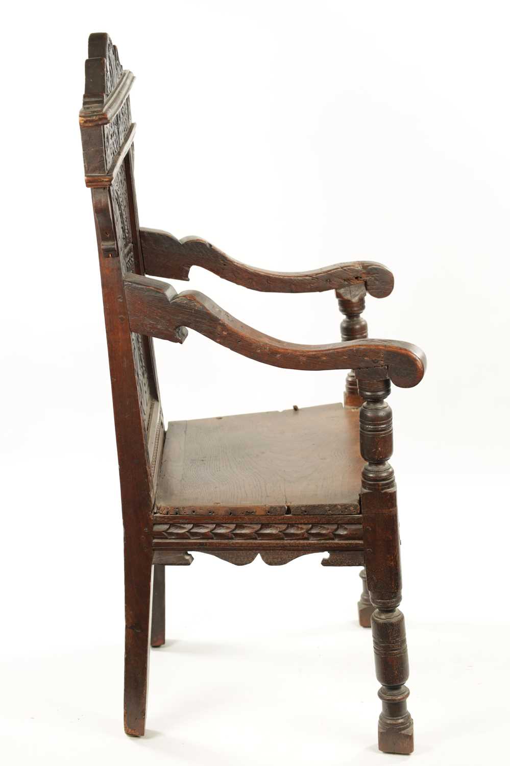 A 17TH CENTURY CARVED OAK WAINSCOT CHAIR - Image 10 of 14