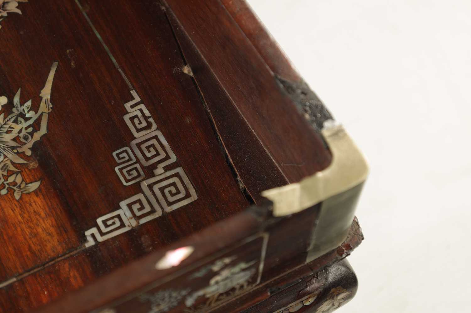 A 19TH CENTURY CHINESE HARDWOOD AND MOTHER OF PEARL INLAID TRAY ON STAND - Image 6 of 7