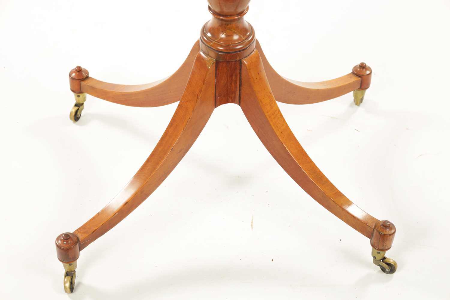 A REGENCY SATINWOOD AND AMBOYNA PANELLED OCCASIONAL TABLE - Image 4 of 7