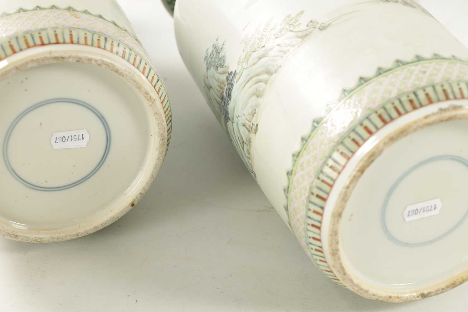 A PAIR OF CHINESE REPUBLIC FAMILLE VERTE CYLINDRICAL VASES - Image 9 of 19