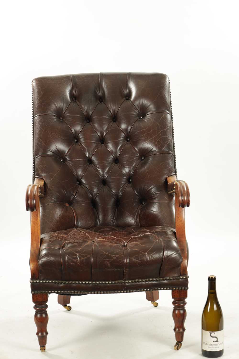 A WILLIAM IV LEATHER BUTTON BACK LEATHER UPHOLSTERED MAHOGANY LIBRARY CHIAR - Image 6 of 8