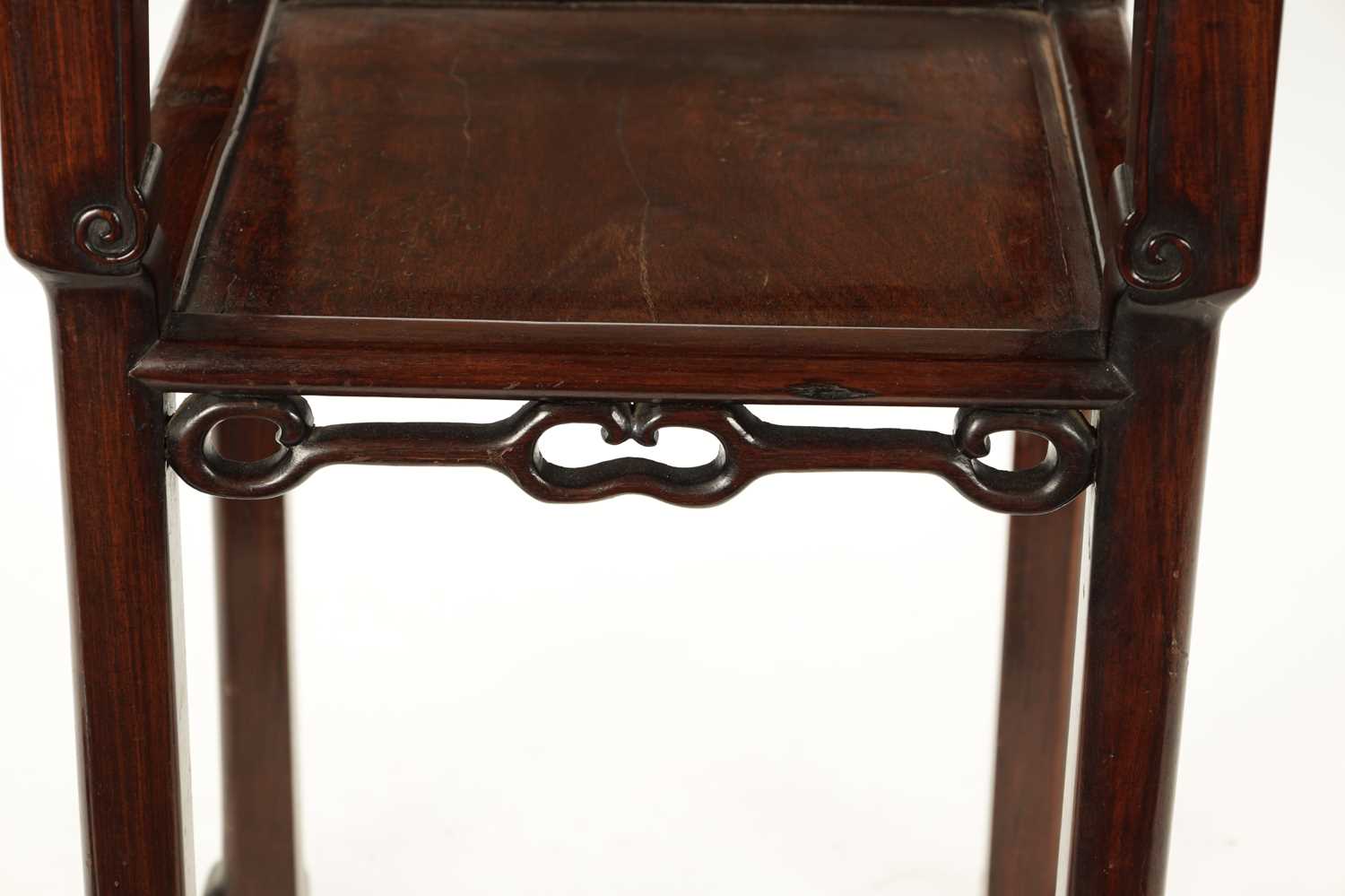 A 19TH CENTURY CHINESE HARDWOOD JARDINIERE STAND - Image 5 of 7