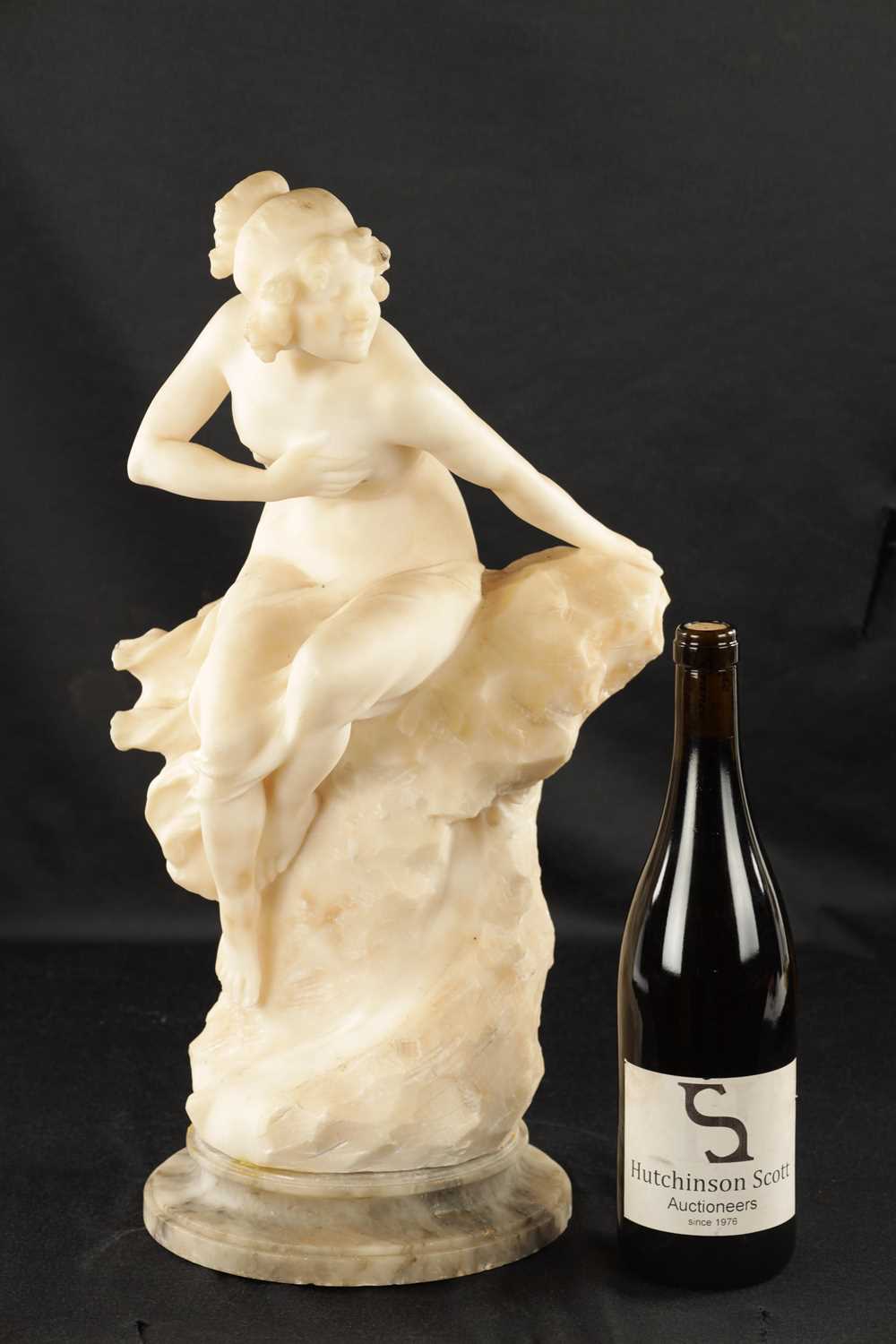 AN ART NOUVEAU CARVED ALABASTER FIGURE OF A SEMI-NUDE LADY - Image 4 of 6