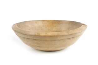 AN 18TH/19TH CENTURY SYCAMORE ENGLISH TREEN KITCHEN BOWL