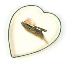 A 19TH CENTURY WEMYSS LOVE HEART SHAPE CERAMIC TRAY FOR CURLING TONGS