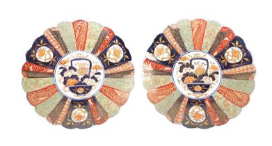 A PAIR OF LATE 19TH-CENTURY IMARI SHALLOW DISHES