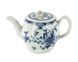 A RARE 18TH CENTURY WORCESTER PORCELAIN CONICAL SHAPED TEAPOT IN THE MANSFIELD PATTERN