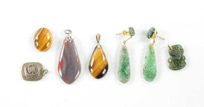 A PAIR OF 9CT GOLD JADE EARINGS, AND VARIOUS PENDANTS