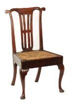 A MID 18TH CENTURY WALNUT COUNTRY SIDE CHAIR