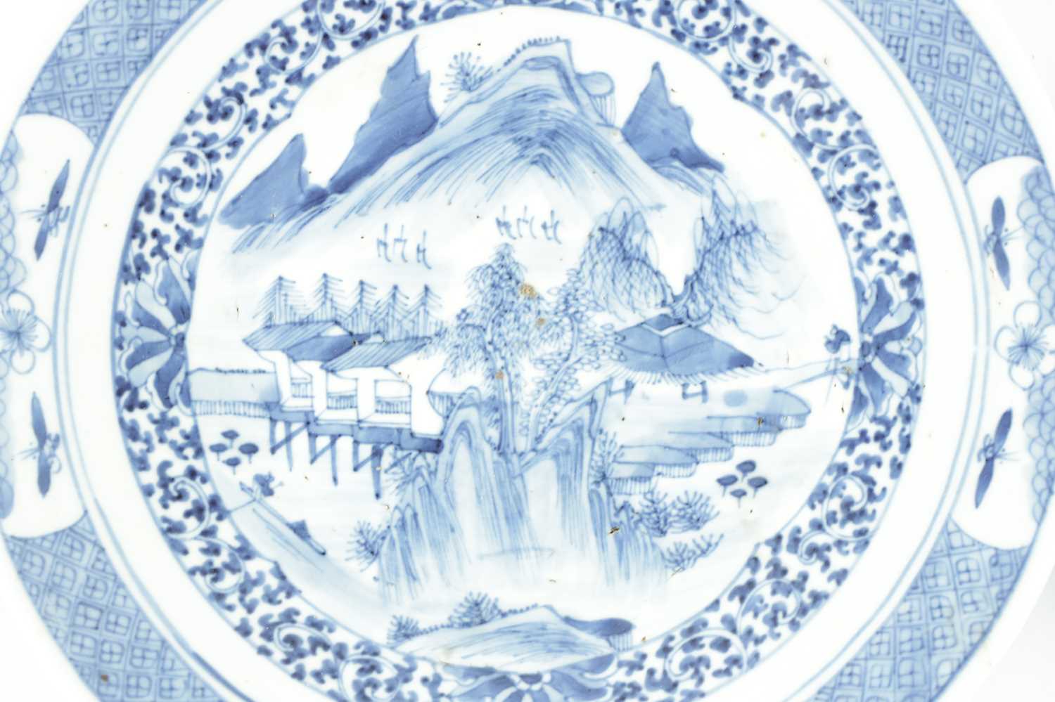 A COLLECTION OF THREE ORIENTAL SERVING PLATES - Image 3 of 8