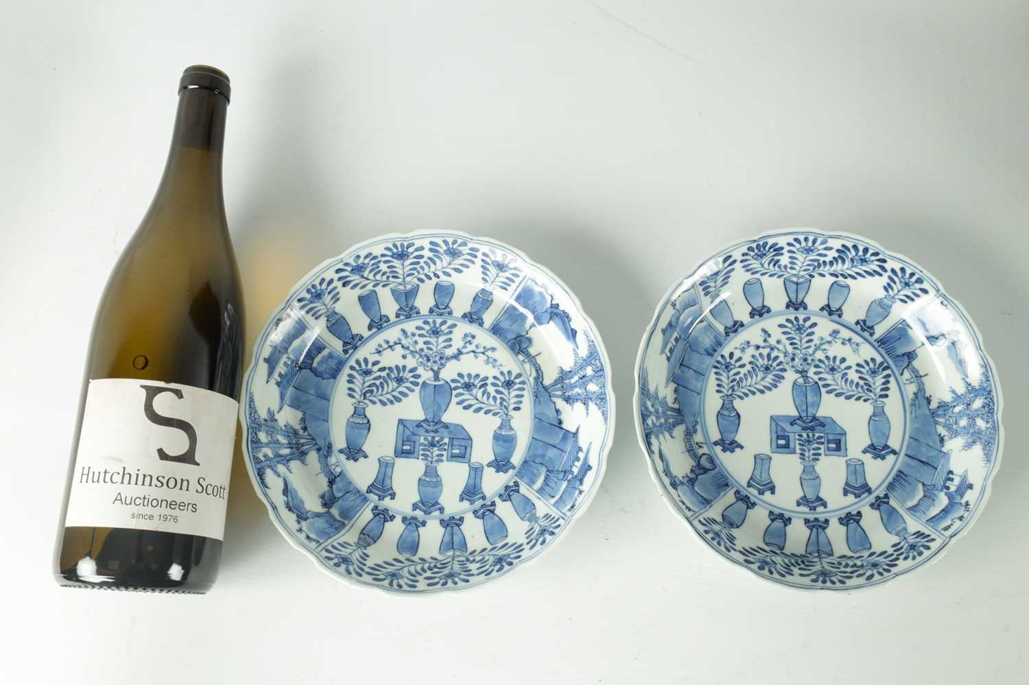 A PAIR OF 18TH/19TH CENTURY CHINESE BLUE & WHITE PORCELAIN BOWLS - Image 2 of 9