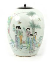 AN EARLY 20TH CENTURY CHINESE REBULIC LIDDED GINGER JAR