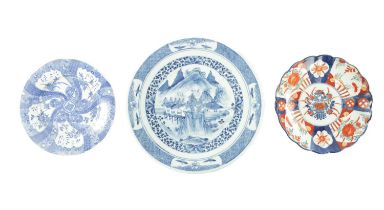A COLLECTION OF THREE ORIENTAL SERVING PLATES