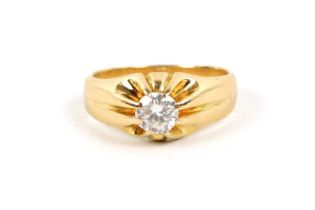 AN 18CT GOLD DIAMOND RING