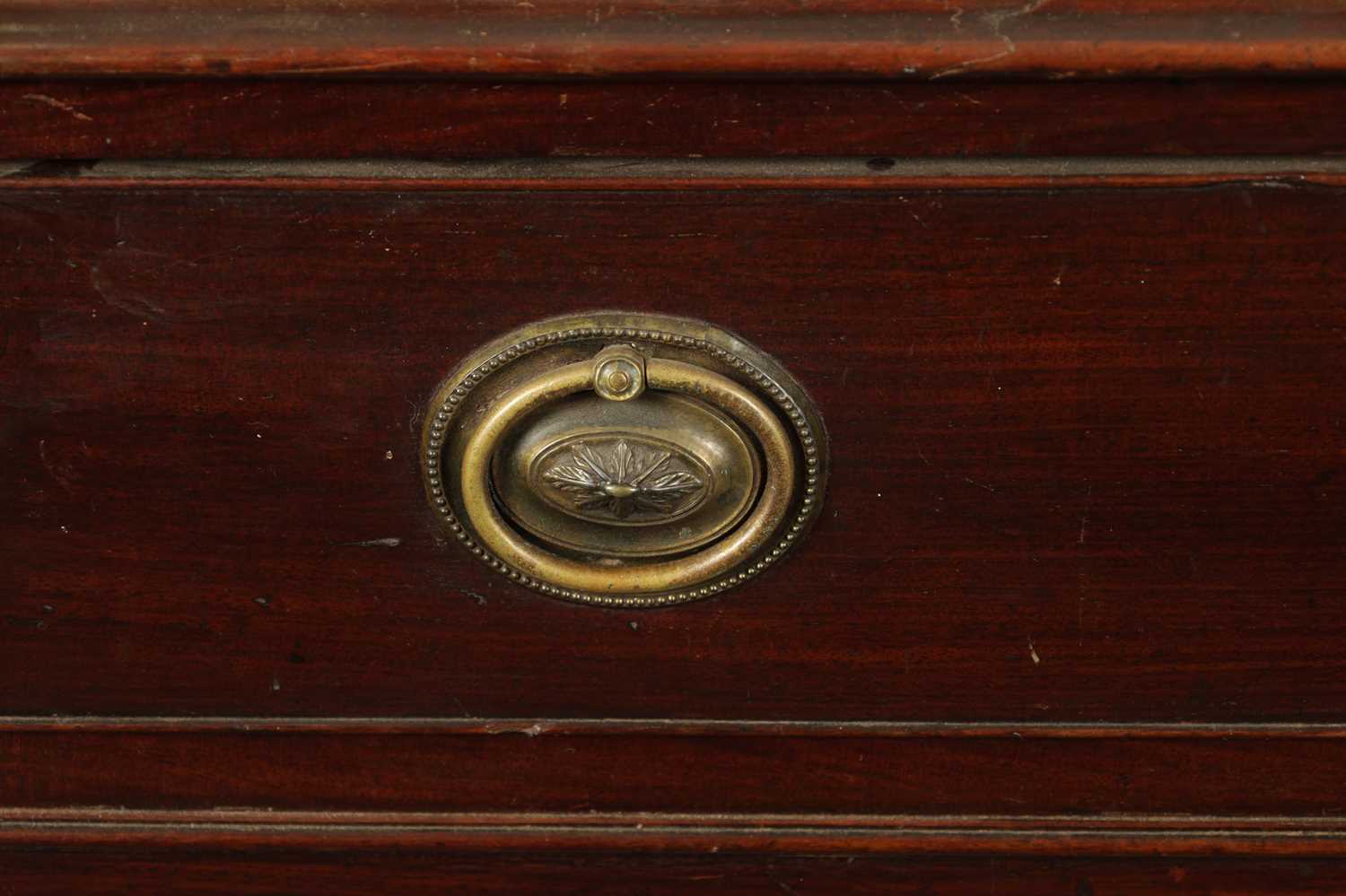 A GEORGE III MAHOGANY GENTLEMAN’S LIBRARY CHEST WITH SECRETAIRE DRAWER - Image 2 of 10