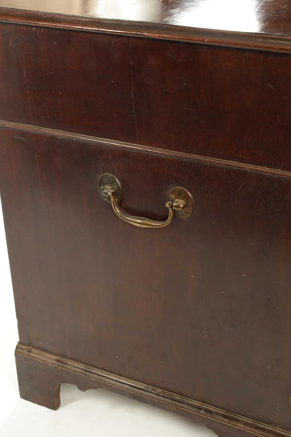 A GEORGE III MAHOGANY GENTLEMAN’S LIBRARY CHEST WITH SECRETAIRE DRAWER - Image 10 of 10