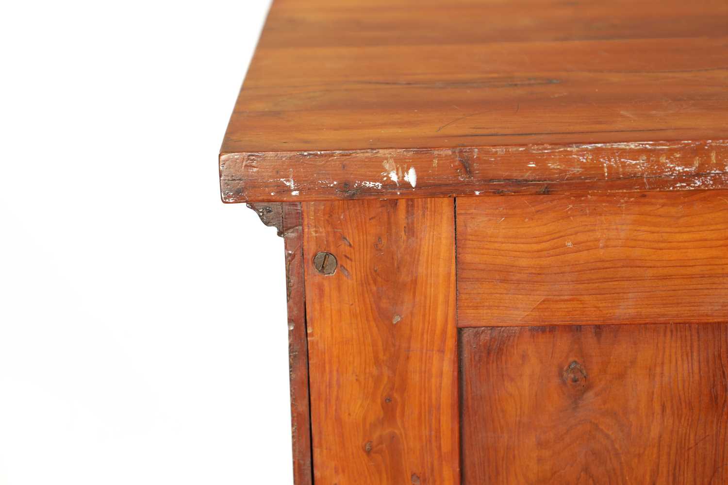 AN 18TH CENTURY EMPIRE STYLE YEW-WOOD BEDSIDE CABINET - Image 8 of 9