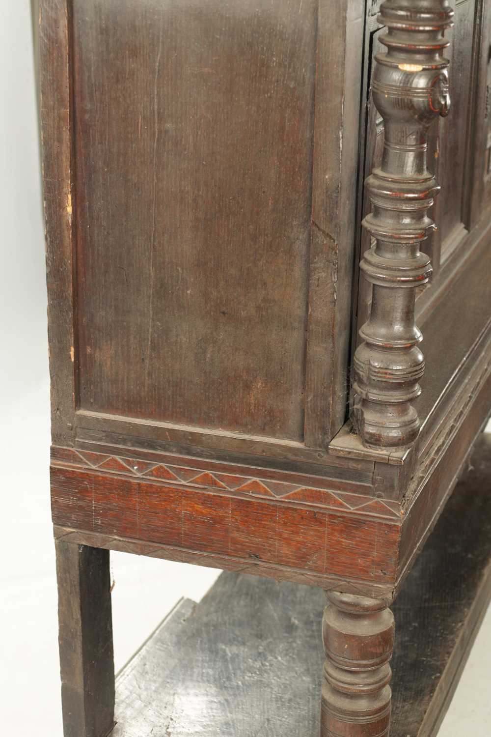 A 17TH CENTURY OAK BUFFET - Image 10 of 10