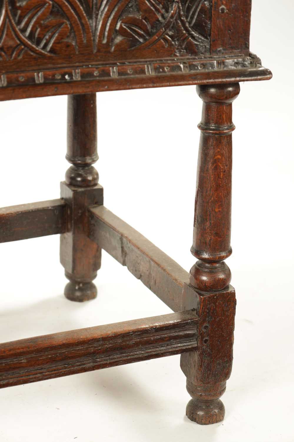 A RARE 17TH CENTURY JOINED OAK BOX TOP SIDE TABLE - Image 4 of 8