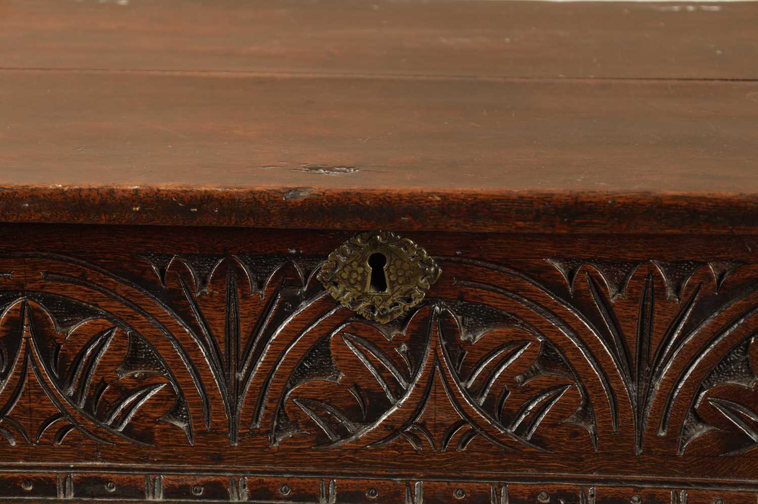 A RARE 17TH CENTURY JOINED OAK BOX TOP SIDE TABLE - Image 2 of 8
