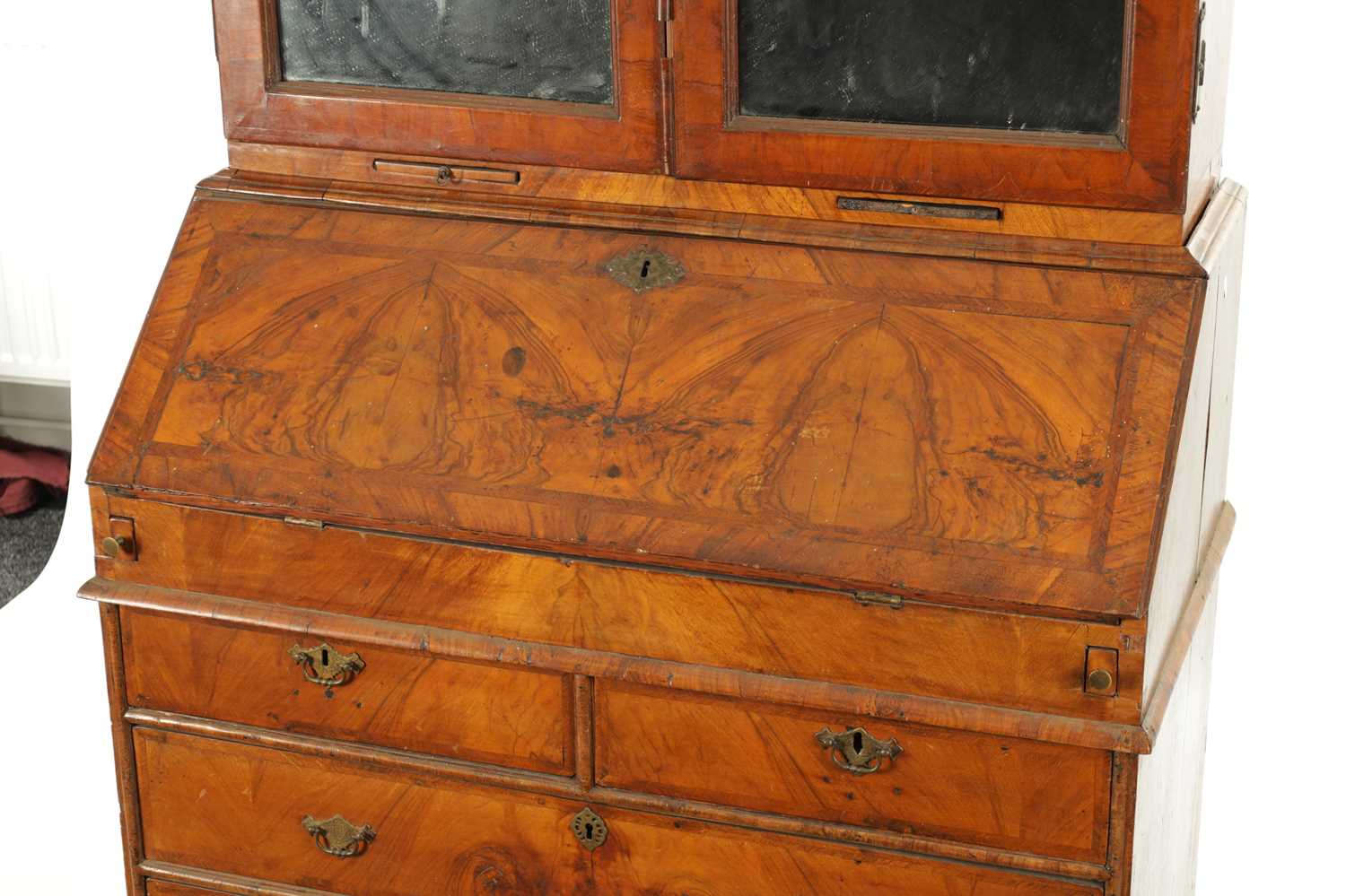 AN EARLY 18TH CENTURY FIGURED WALNUT AND OAK BREAK ARCHED TOP BUREAU BOOKCASE - Image 2 of 10