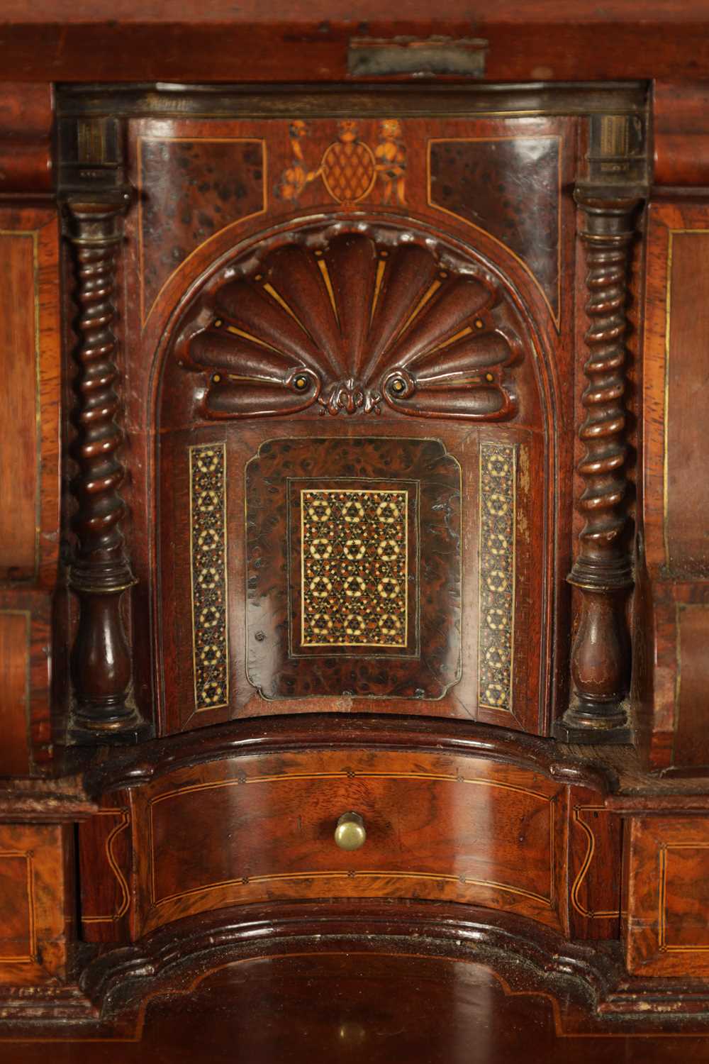 AN IMPORTANT FINE GEORGE II BRASS INLAID FIGURED MAHOGANY BUREAU ATTRIBUTED TO JOHN CHANNON - Image 5 of 16