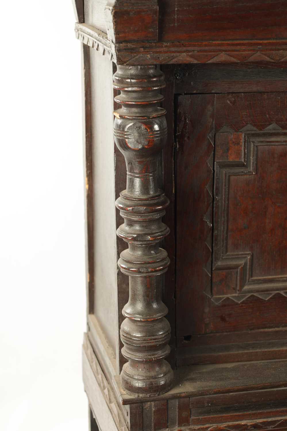 A 17TH CENTURY OAK BUFFET - Image 2 of 10