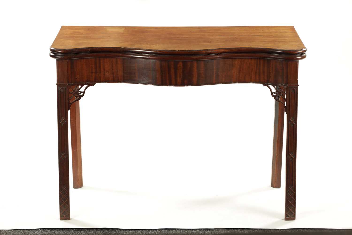 A FINE OVERSIZED GEROGE III SERPENTINE MAHOGANY TEA-TABLE IN THE MANNER OF THOMAS CHIPPENDALE - Image 2 of 8