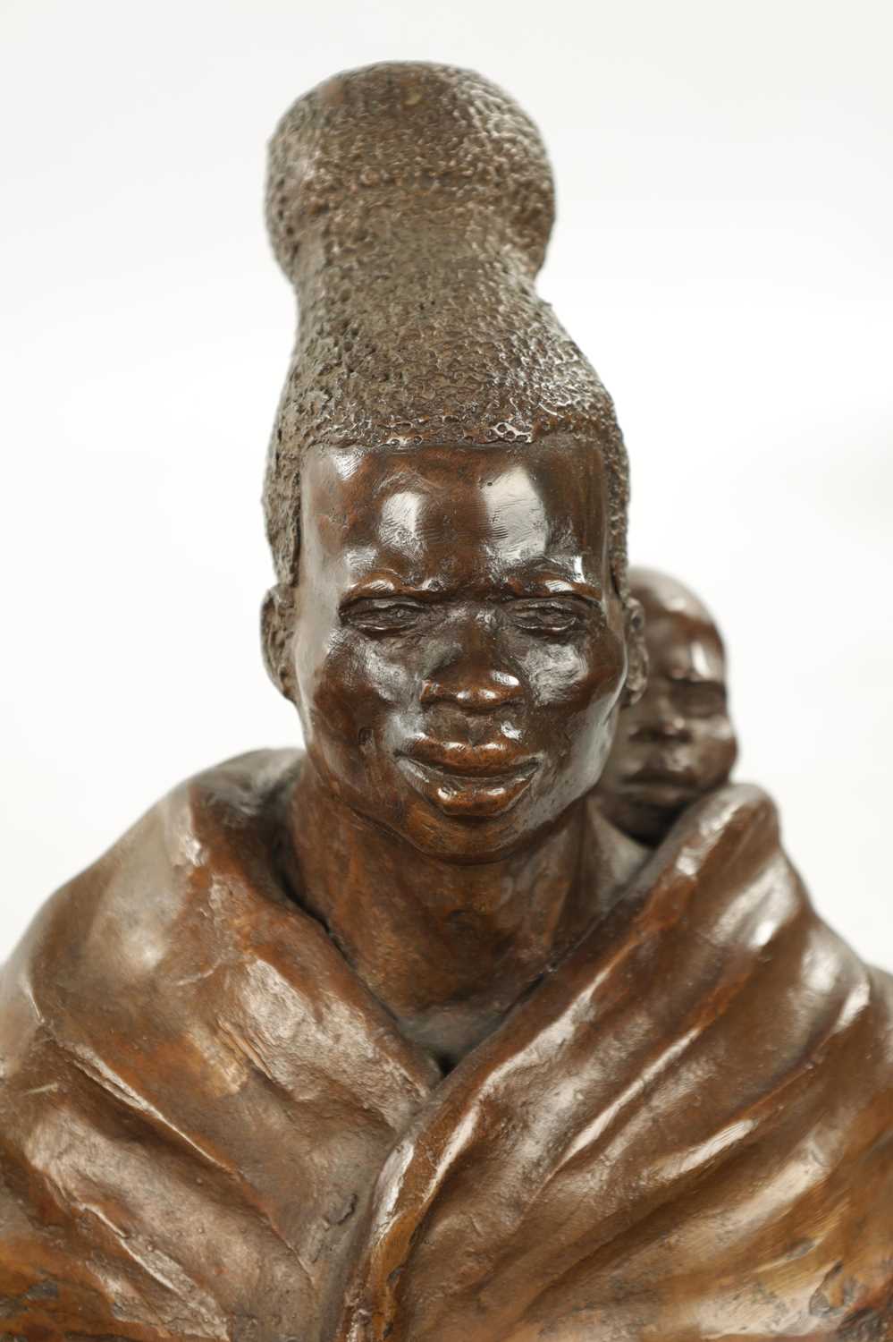 A PAIR OF 20TH CENTURY BRONZE SCULPTURES DEPICTING A ZULU WOMEN AND MAN BY PIERRE VAN RYNEVELD SIGNE - Image 5 of 10