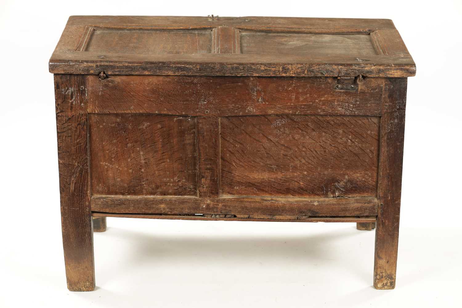 A GOOD SMALL LATE 17TH CENTURY OAK PANELLED COFFER - Image 10 of 11