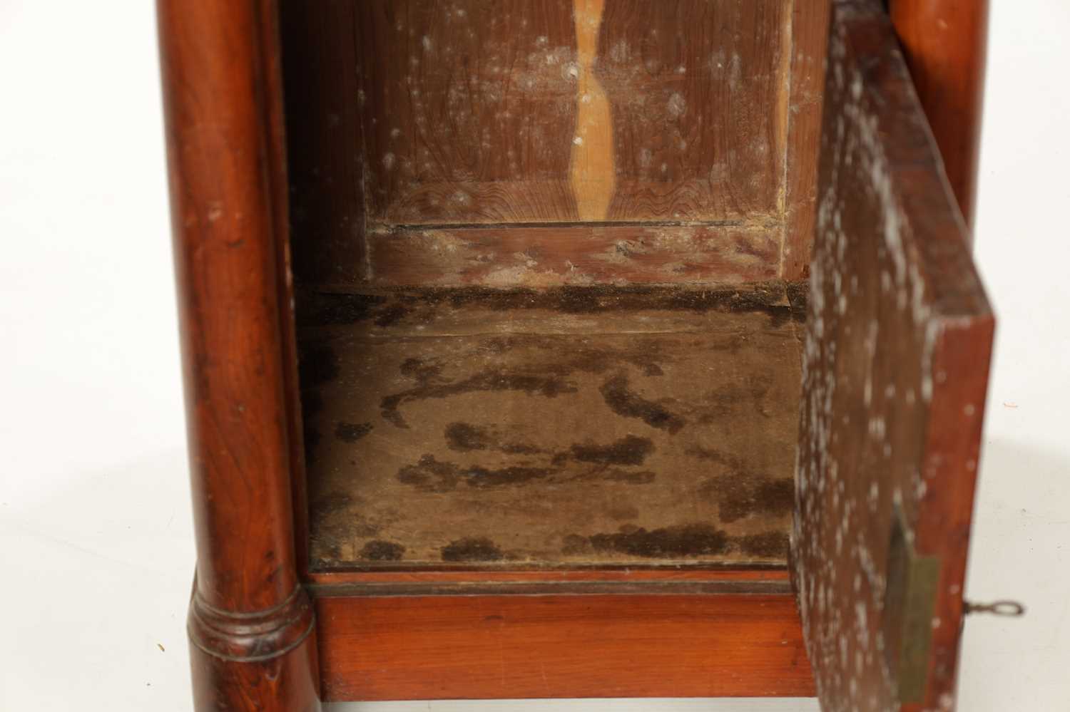 AN 18TH CENTURY EMPIRE STYLE YEW-WOOD BEDSIDE CABINET - Image 5 of 9