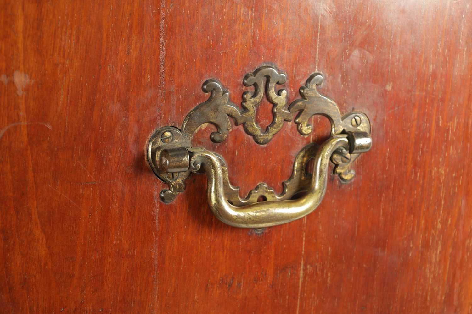 AN UNUSUAL GEORGE II MAHOGANY PRESS CUPBOARD - Image 3 of 8