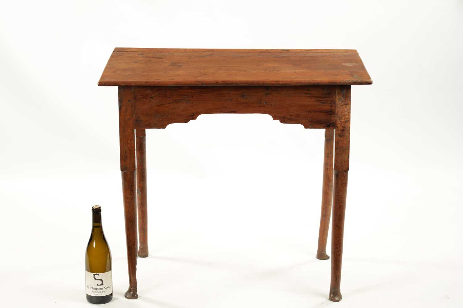 AN EARLY 18TH CENTURY YEW WOOD SIDE TABLE - Image 4 of 7