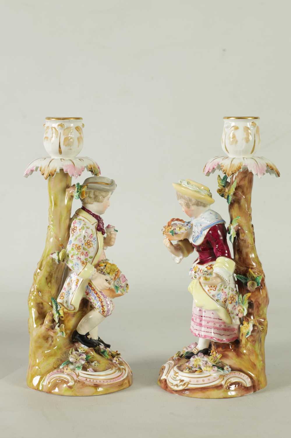 A PAIR OF 19TH CENTURY JOHN BEVINGTON FLORALLY ENCRUSTED FIGURAL CANDLESTICKS - Image 7 of 9