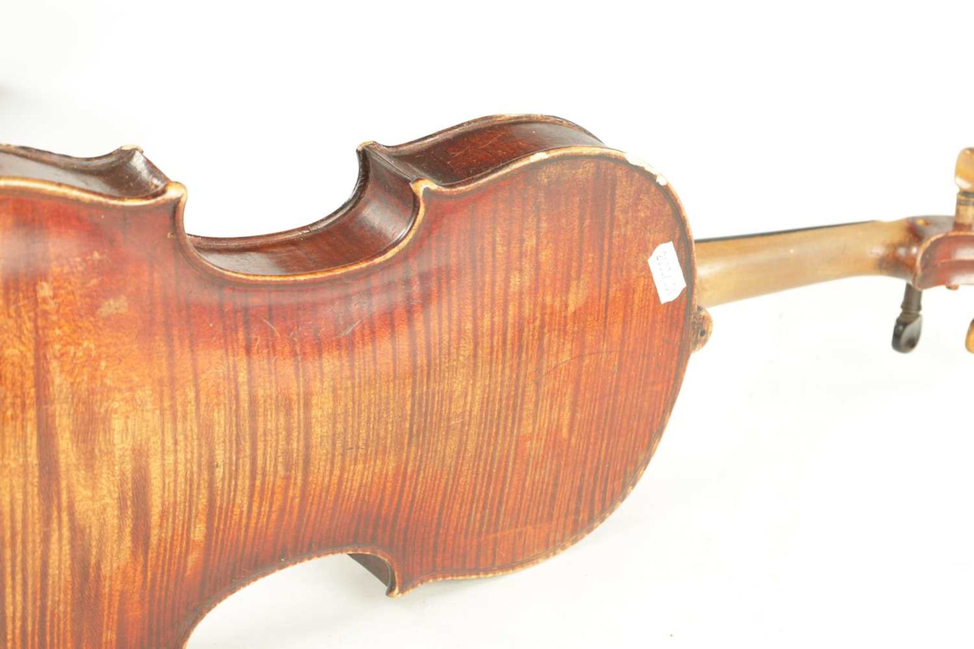 AN ANTIQUE VIOLIN - Bild 6 aus 8