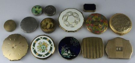 Collection of fourteen vintage compacts including makes from Stratton (some patented) including