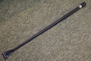 Silver Collared Leather riding crop of woven design 69cm in Length