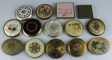 Collection of fourteen vintage compacts including makes from Stratton, Estee Lauder, Mascot and