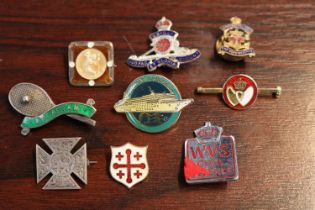 Collection of Vintage Badges inc. Badminton Arcadian, WVS Civil Defence etc