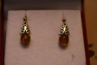 Paid of Good Quality 9ct Gold Amber set rub over drop earrings C.1970s