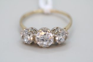 Ladies 9ct Gold 3 Stone CZ Claw set ring Size V