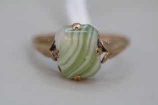 Ladies 9ct Gold Banded Malachite claw set ring Size L