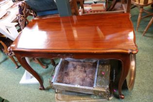 20thC Mahogany shaped top table on Long Cabriole legs