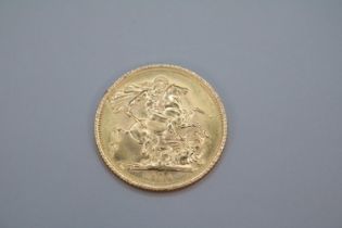 1974 Gold Sovereign 7.98g total weight