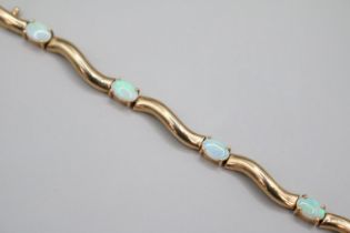 Ladies 9ct Gold Opal Set Bracelet 9.1g total weight