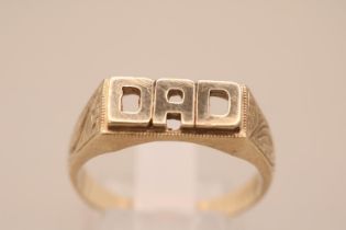 Gents 9ct Gold DAD design ring, Size U. 3.9g total weight