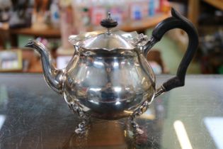 Silver Teapot with Ebony Handle and knop London 1896. 370g total weight