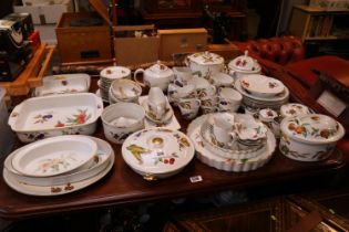 Extensive Royal Worcester Evesham pattern dinner service